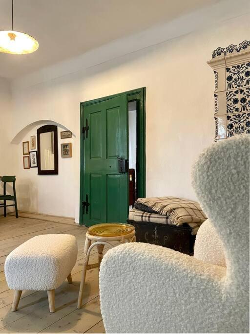 House By The Church - Entire House Crit Esterno foto
