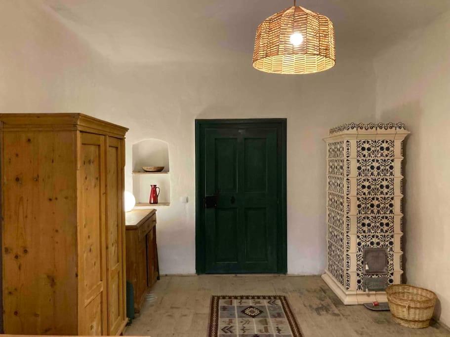 House By The Church - Entire House Crit Esterno foto