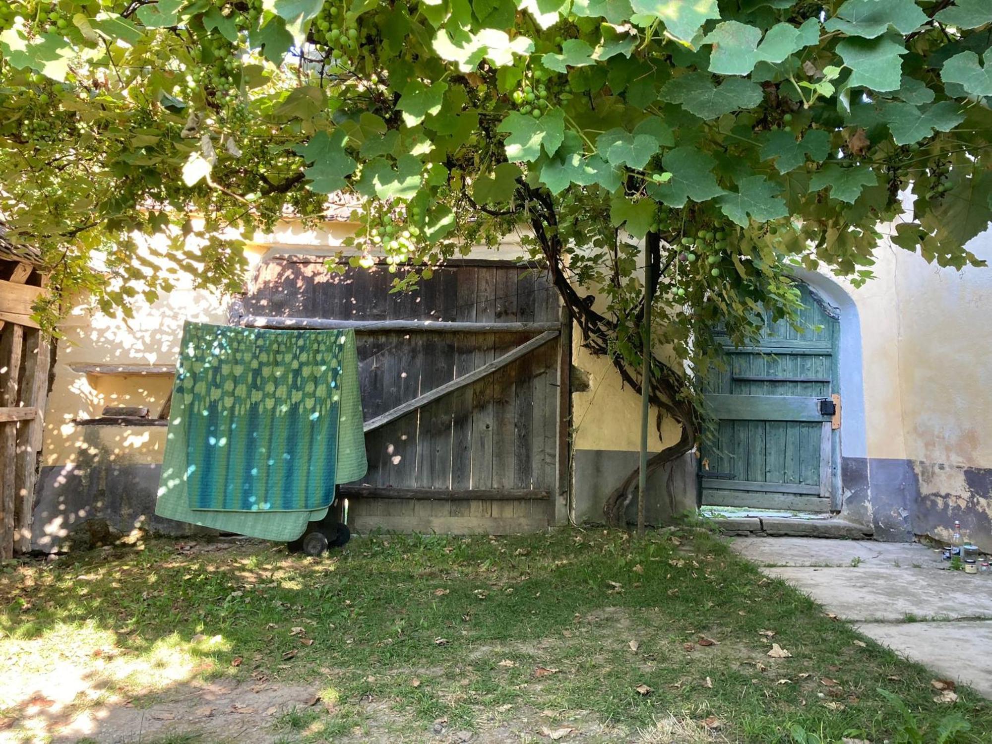 House By The Church - Entire House Crit Esterno foto
