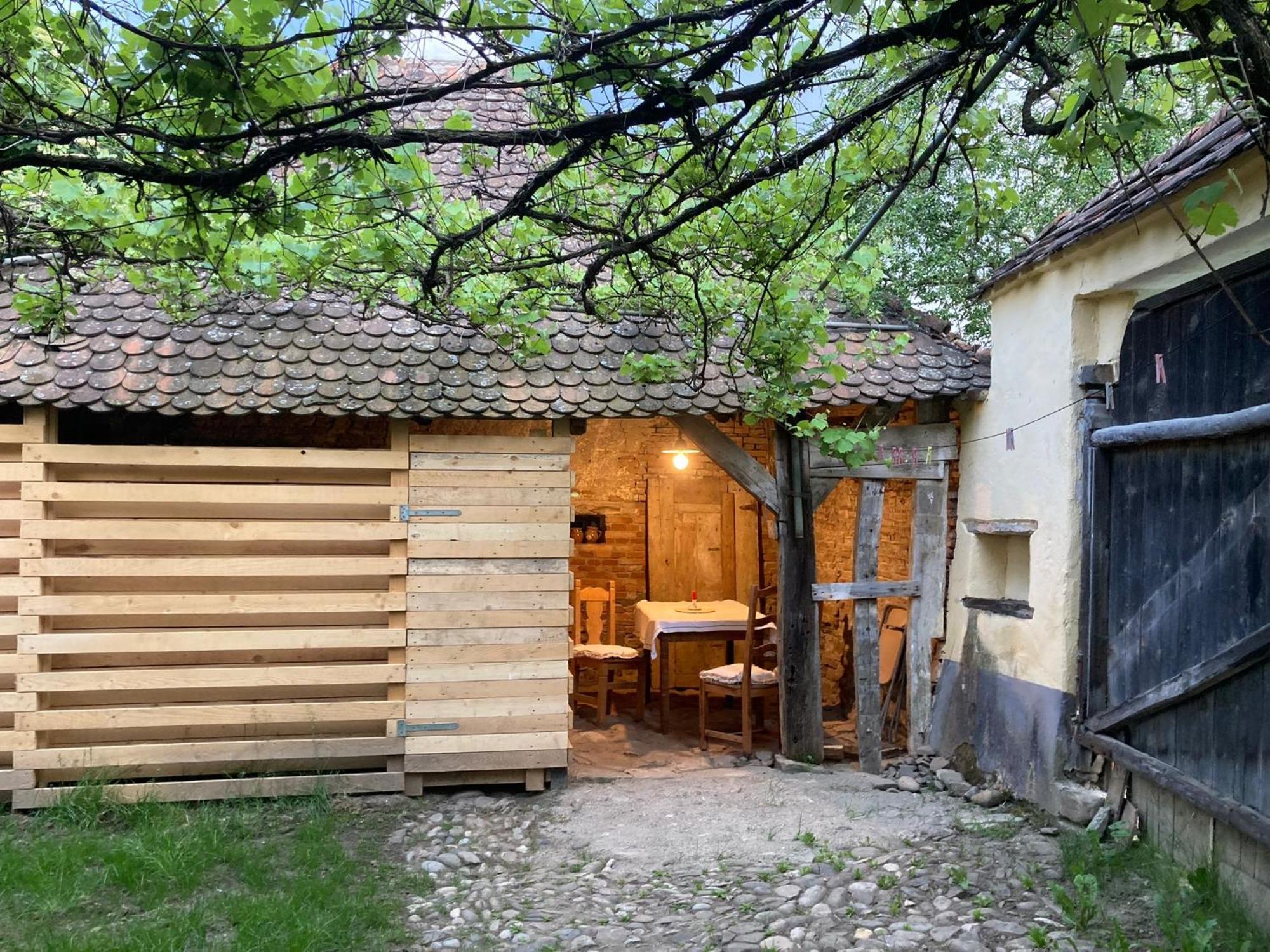 House By The Church - Entire House Crit Esterno foto